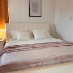 Apartments Tomo